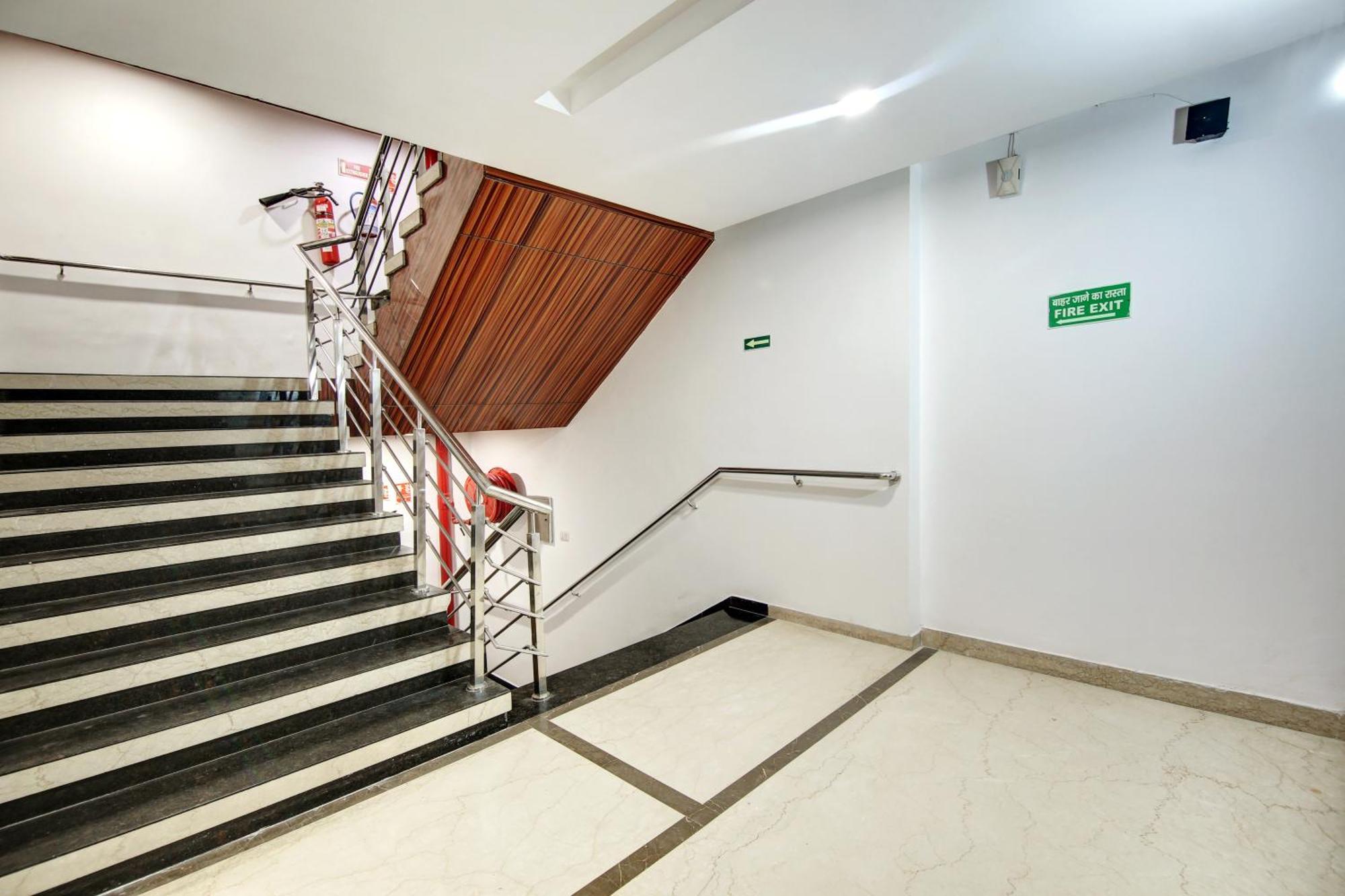 Hotel Neu Villa - Near Connaught Place & New Delhi Railway Station المظهر الخارجي الصورة